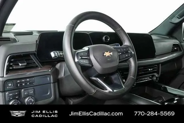 2025 Chevrolet Tahoe LT thumbnail 4
