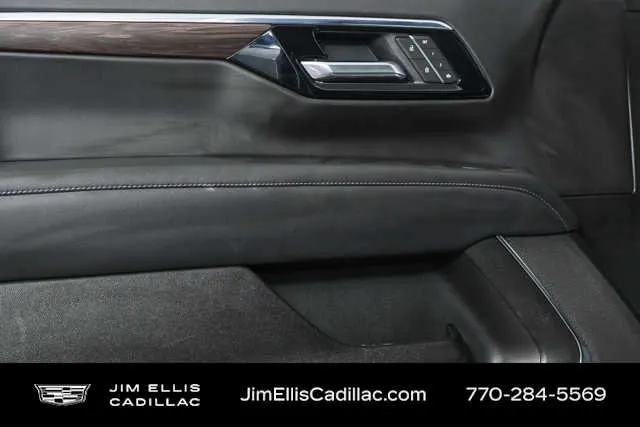 2025 Chevrolet Tahoe LT thumbnail 6