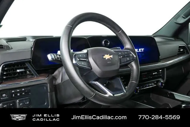 2025 Chevrolet Tahoe LT thumbnail 4