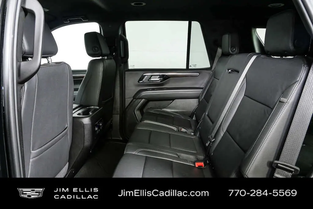 2025 Chevrolet Tahoe LT thumbnail 18