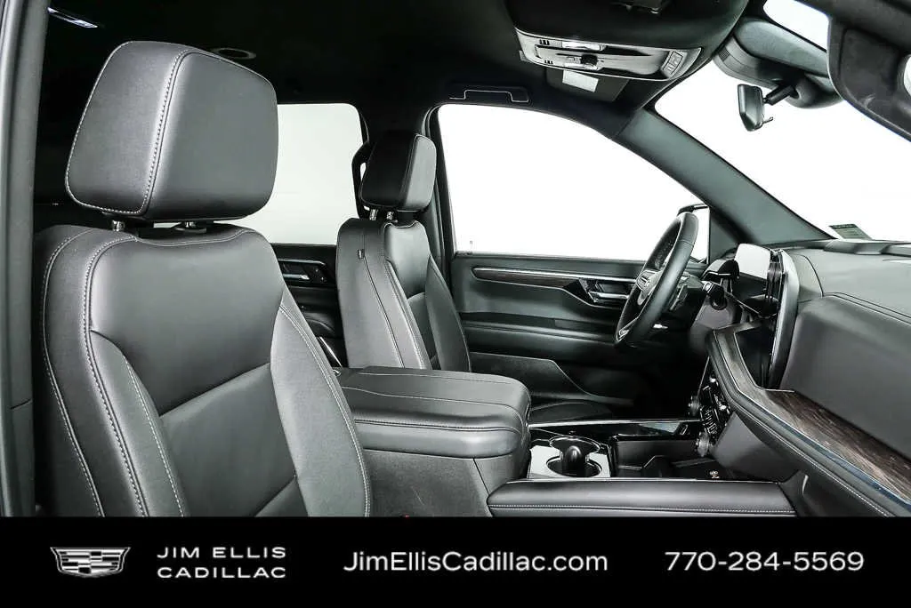 2025 Chevrolet Tahoe LT thumbnail 22