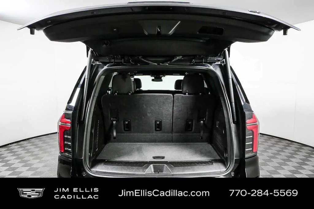 2025 Chevrolet Tahoe LT thumbnail 30