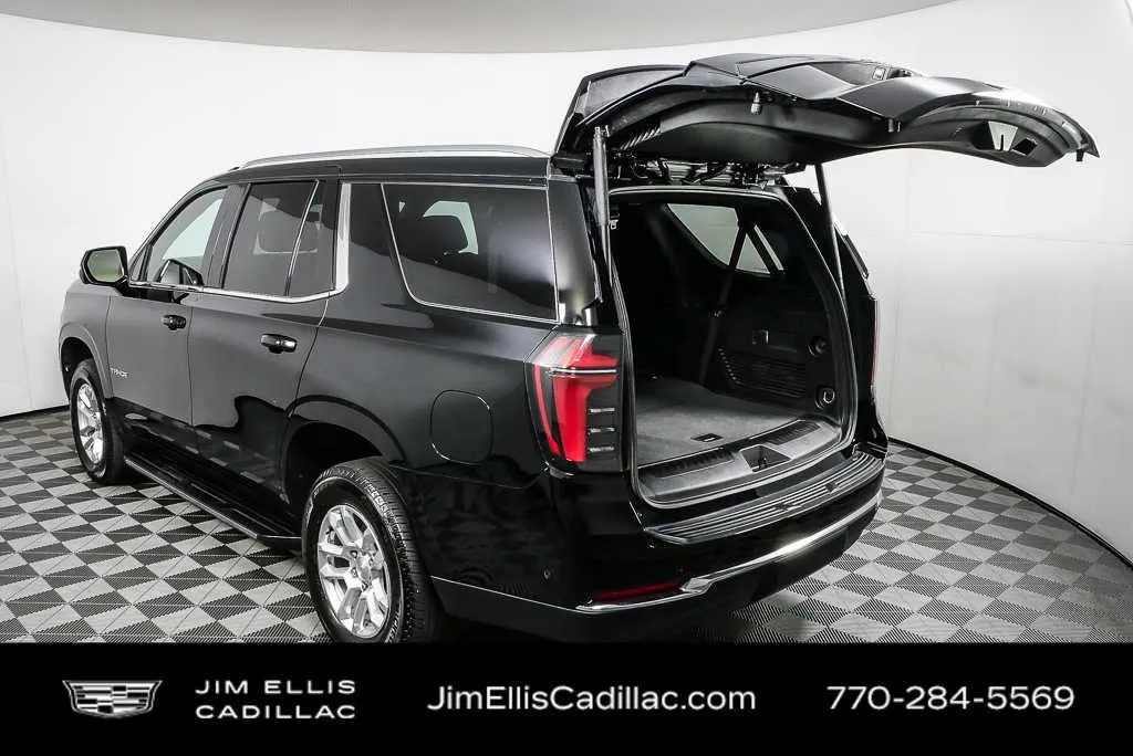 2025 Chevrolet Tahoe LT thumbnail 35