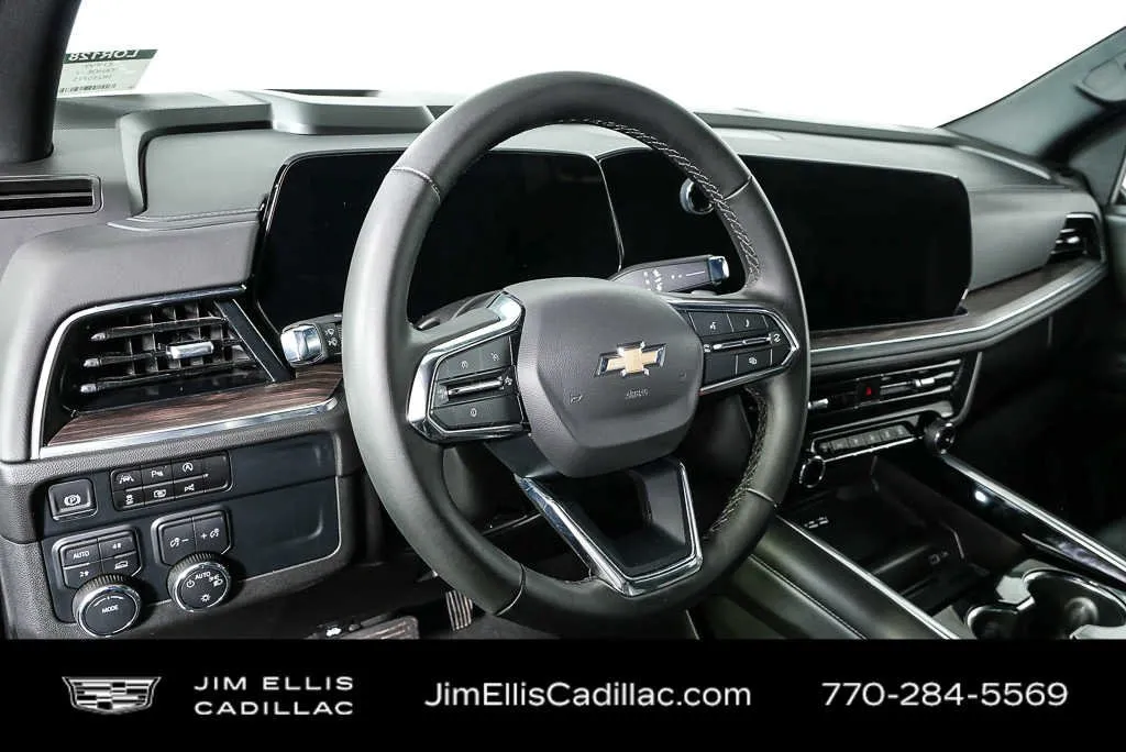 2025 Chevrolet Tahoe LT thumbnail 4