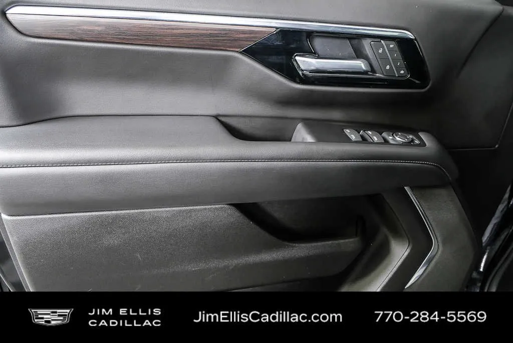 2025 Chevrolet Tahoe LT thumbnail 6
