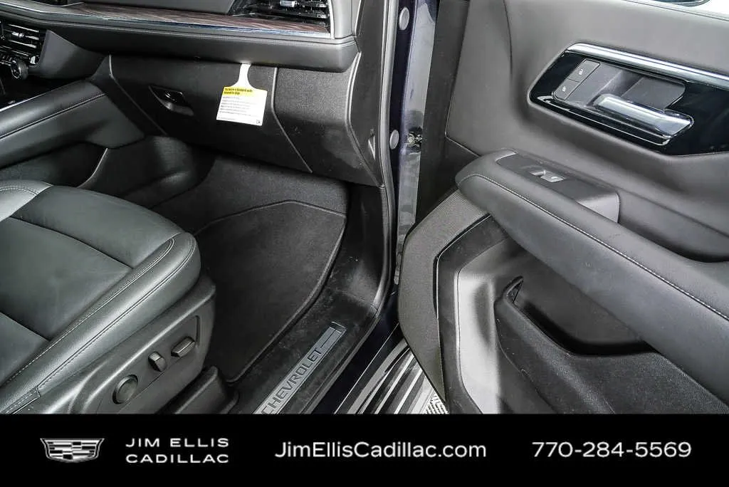2025 Chevrolet Tahoe LT thumbnail 23