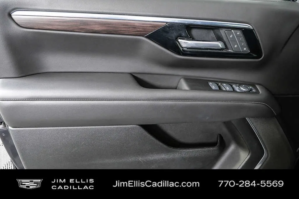 2025 Chevrolet Tahoe LT thumbnail 6