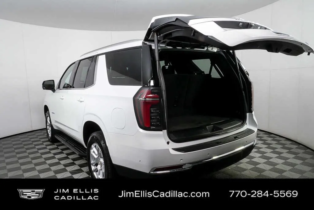 2025 Chevrolet Tahoe LT thumbnail 32