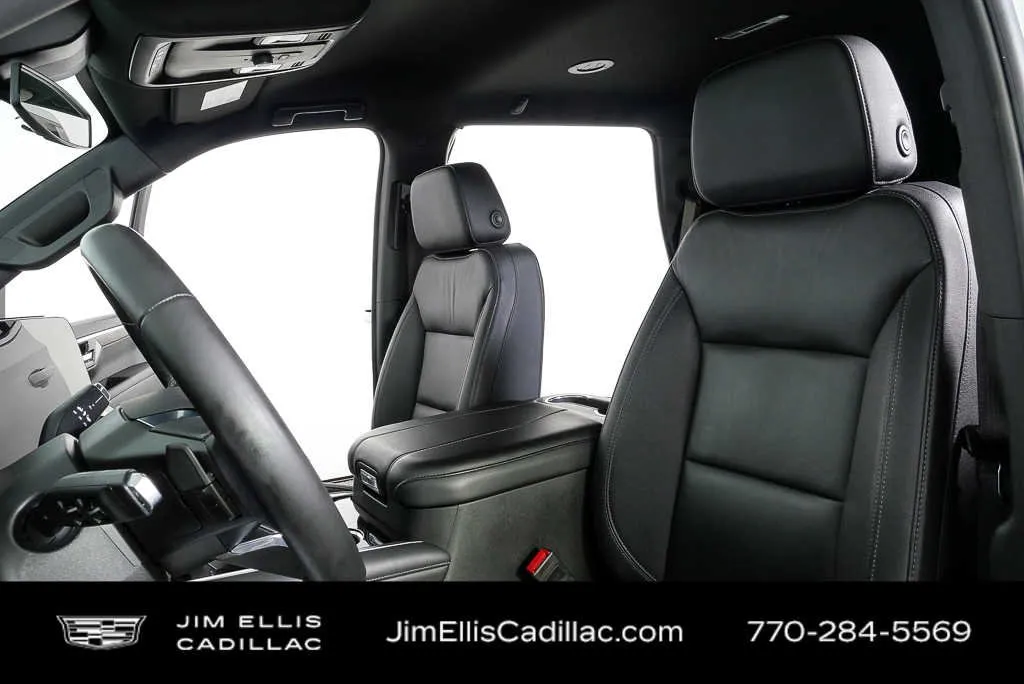 2025 Chevrolet Tahoe LT thumbnail 5