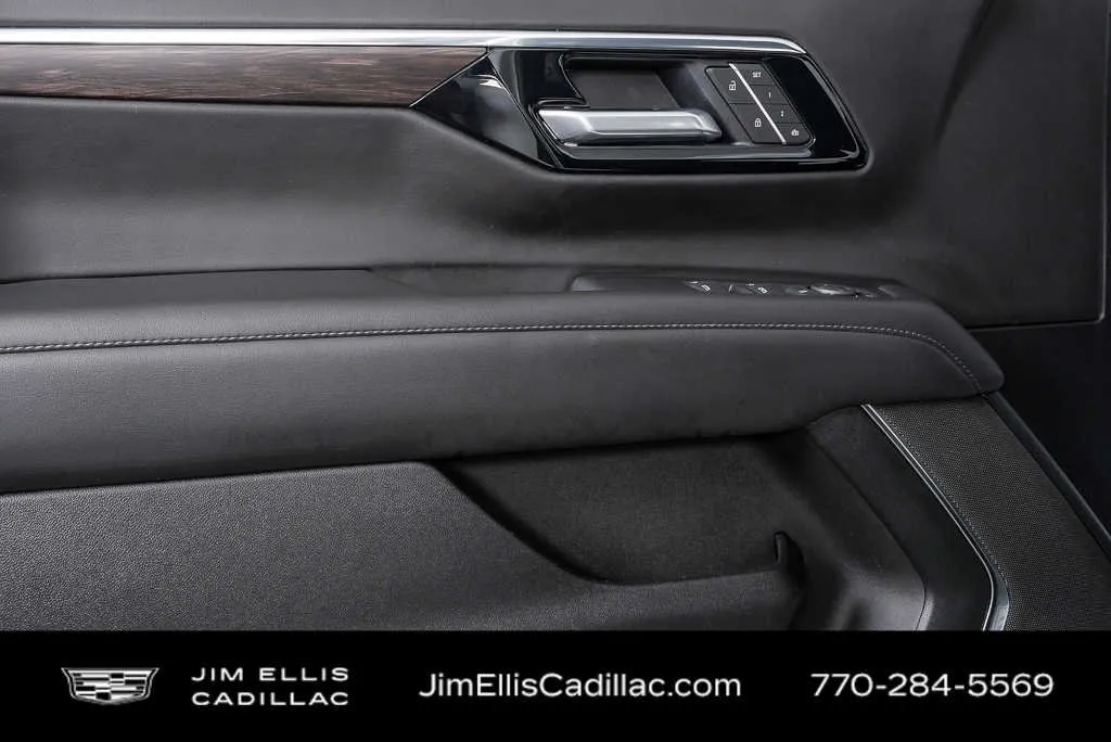 2025 Chevrolet Tahoe LT thumbnail 6