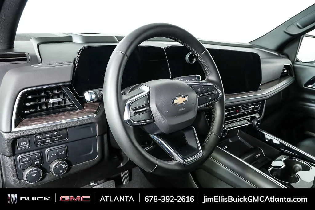 2025 Chevrolet Tahoe LT thumbnail 4