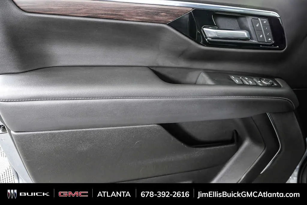 2025 Chevrolet Tahoe LT thumbnail 6