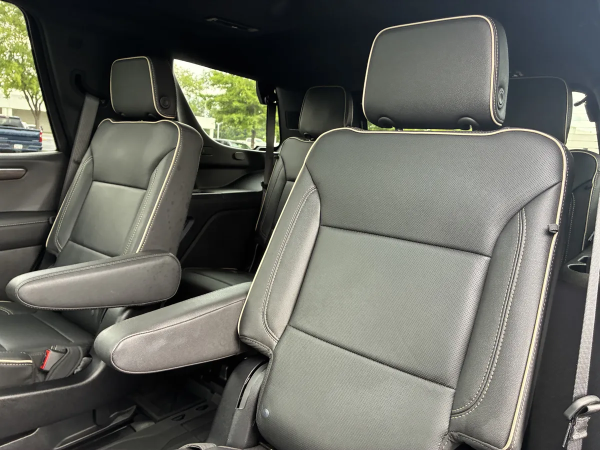 2025 Chevrolet Tahoe Premier thumbnail 14