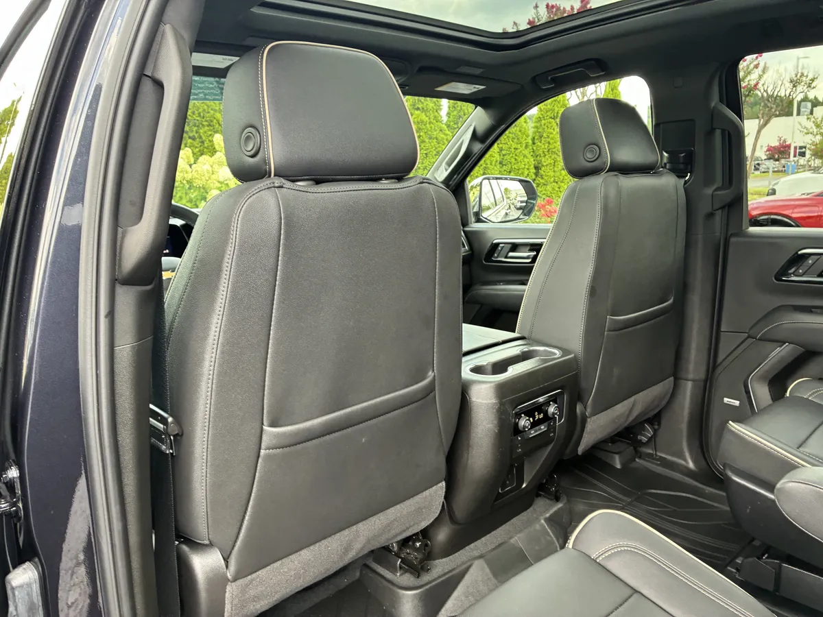 2025 Chevrolet Tahoe Premier thumbnail 16