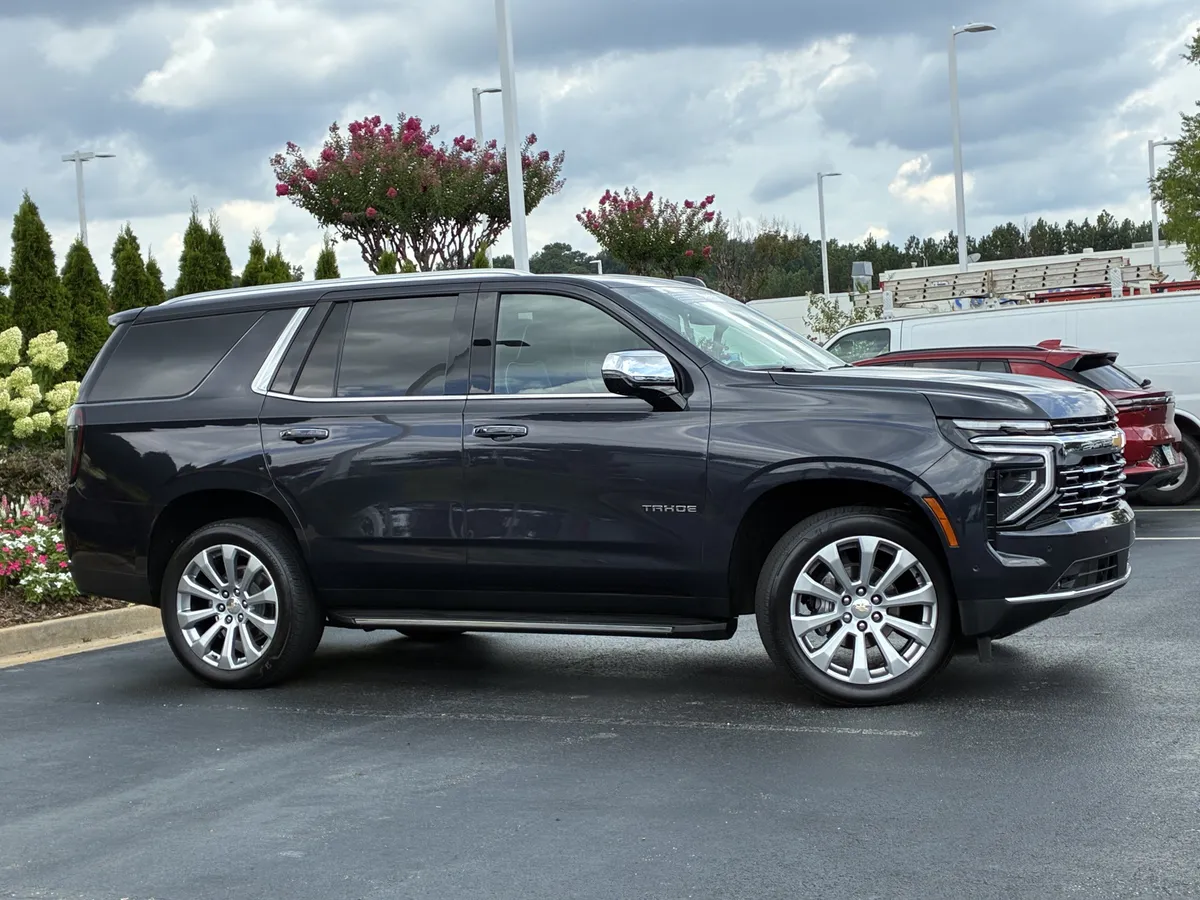 2025 Chevrolet Tahoe Premier thumbnail 3