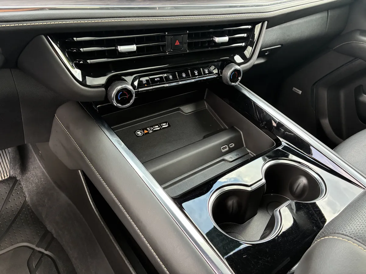 2025 Chevrolet Tahoe Premier thumbnail 37