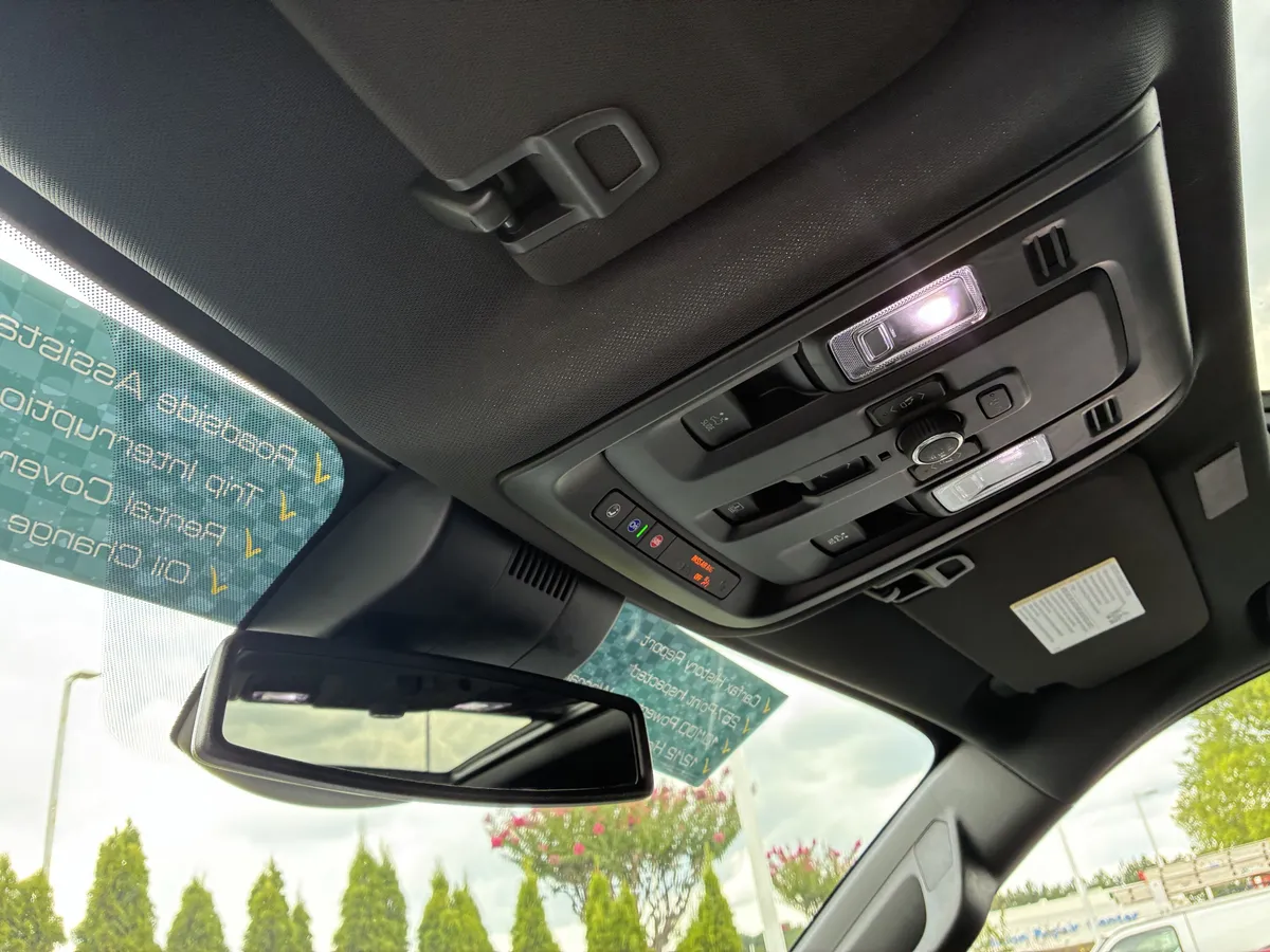 2025 Chevrolet Tahoe Premier thumbnail 40