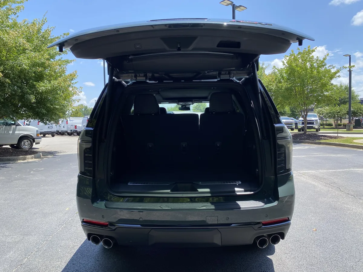 2025 Chevrolet Tahoe RST thumbnail 10
