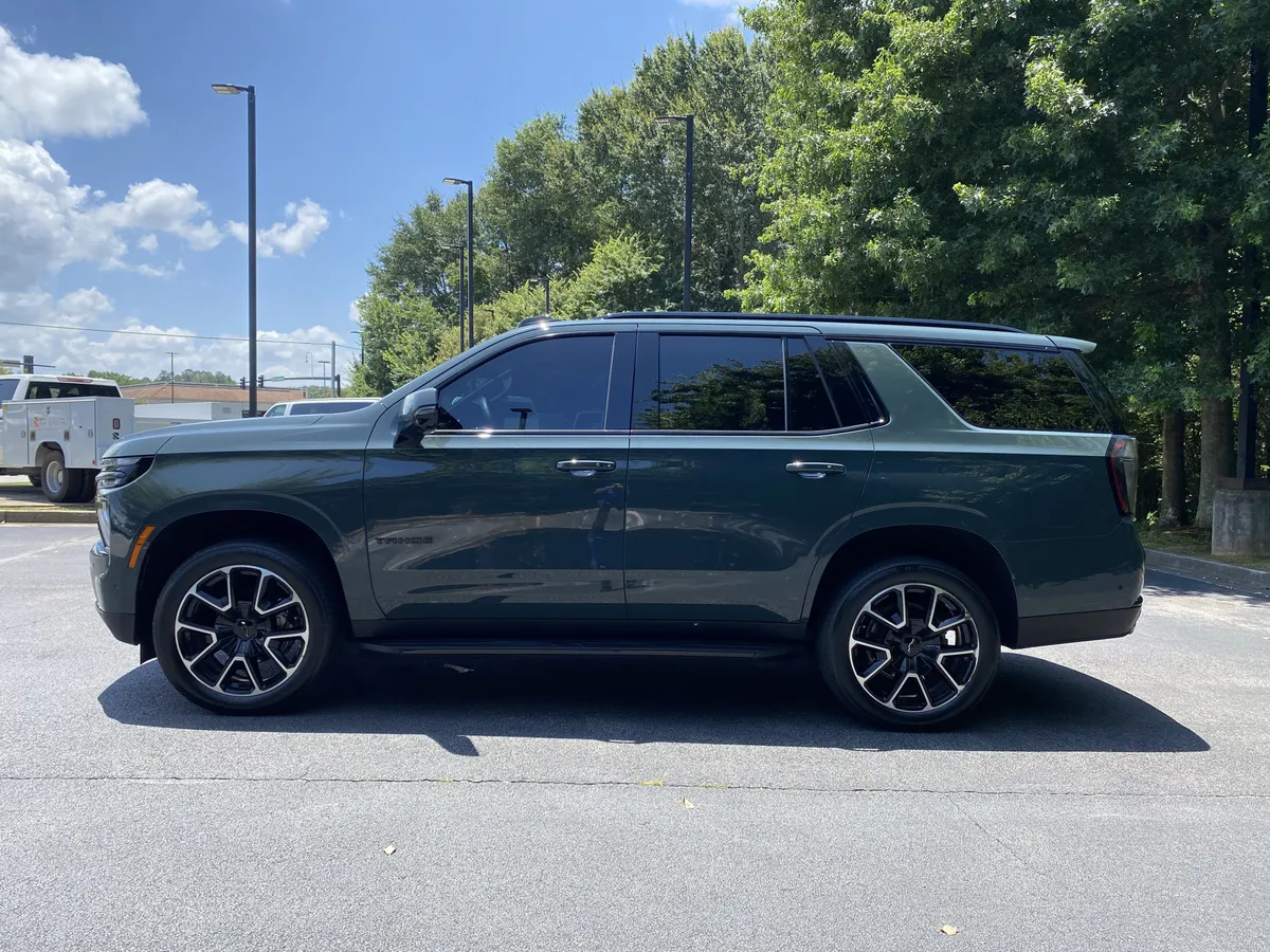 2025 Chevrolet Tahoe RST thumbnail 5