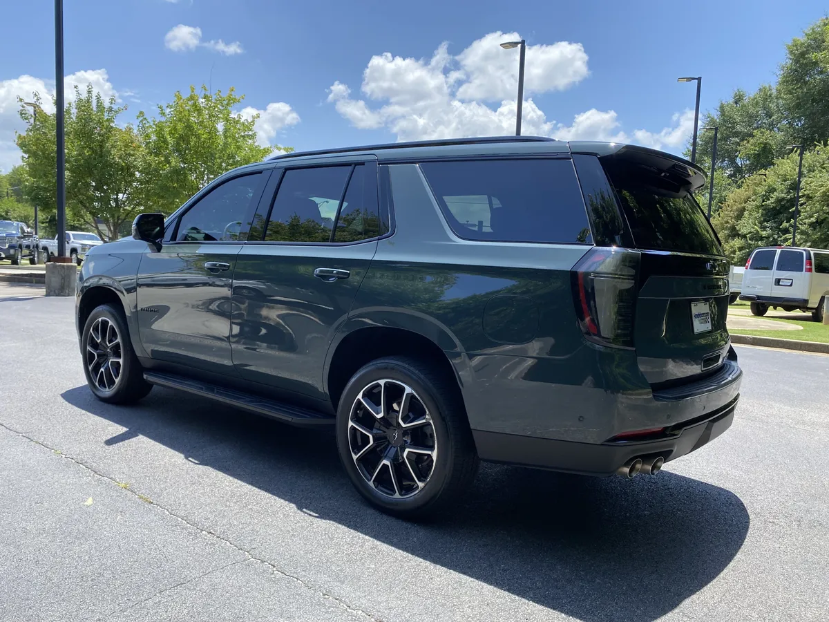 2025 Chevrolet Tahoe RST thumbnail 6