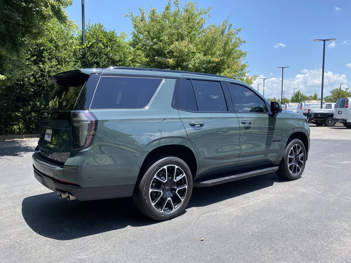 2025 Chevrolet Tahoe RST thumbnail 8