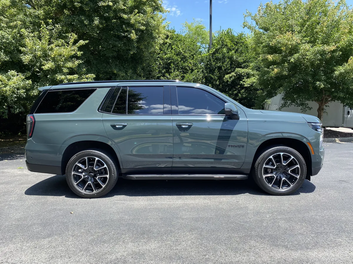 2025 Chevrolet Tahoe RST thumbnail 9