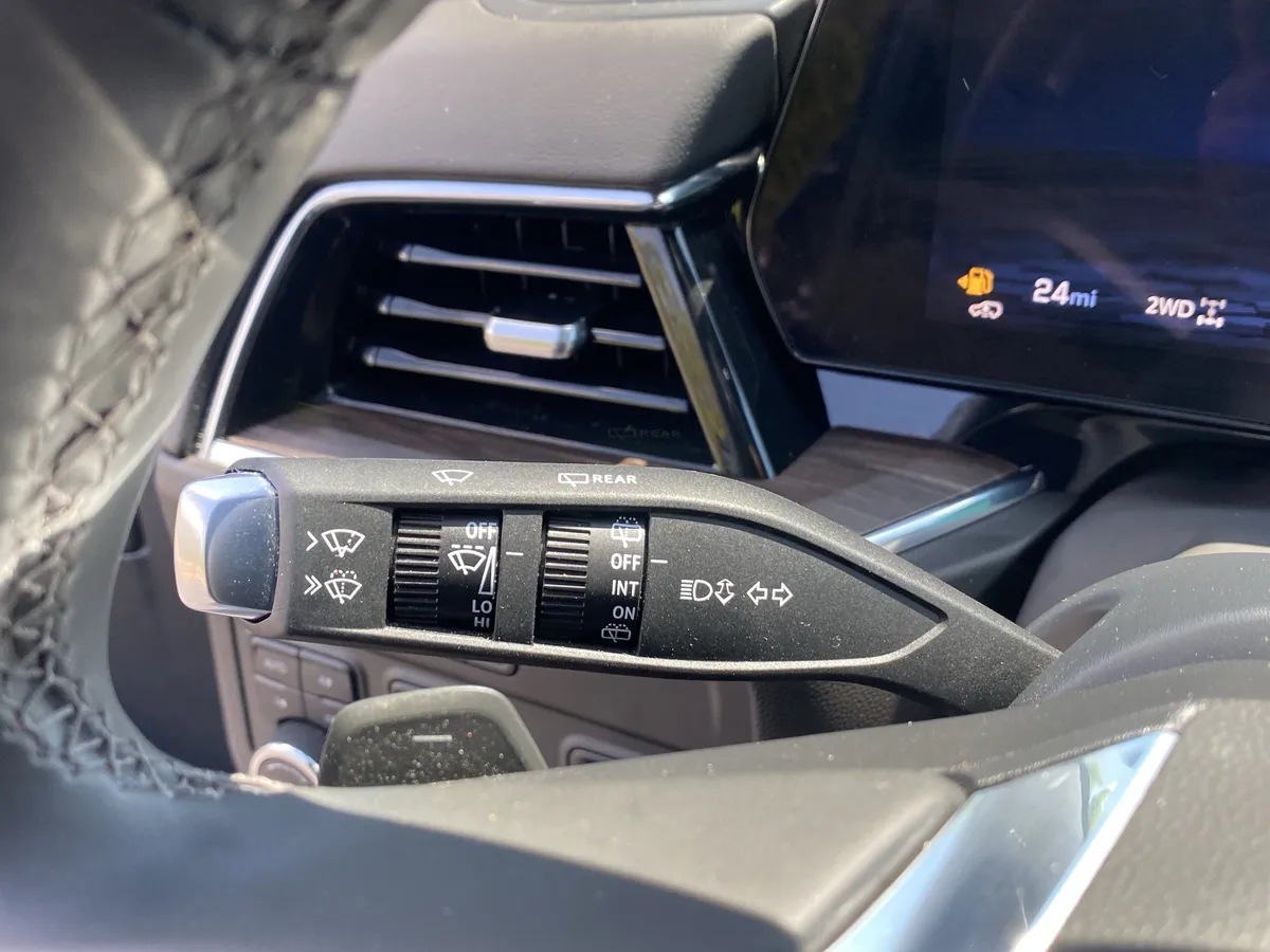 2025 Chevrolet Tahoe Z71 thumbnail 30