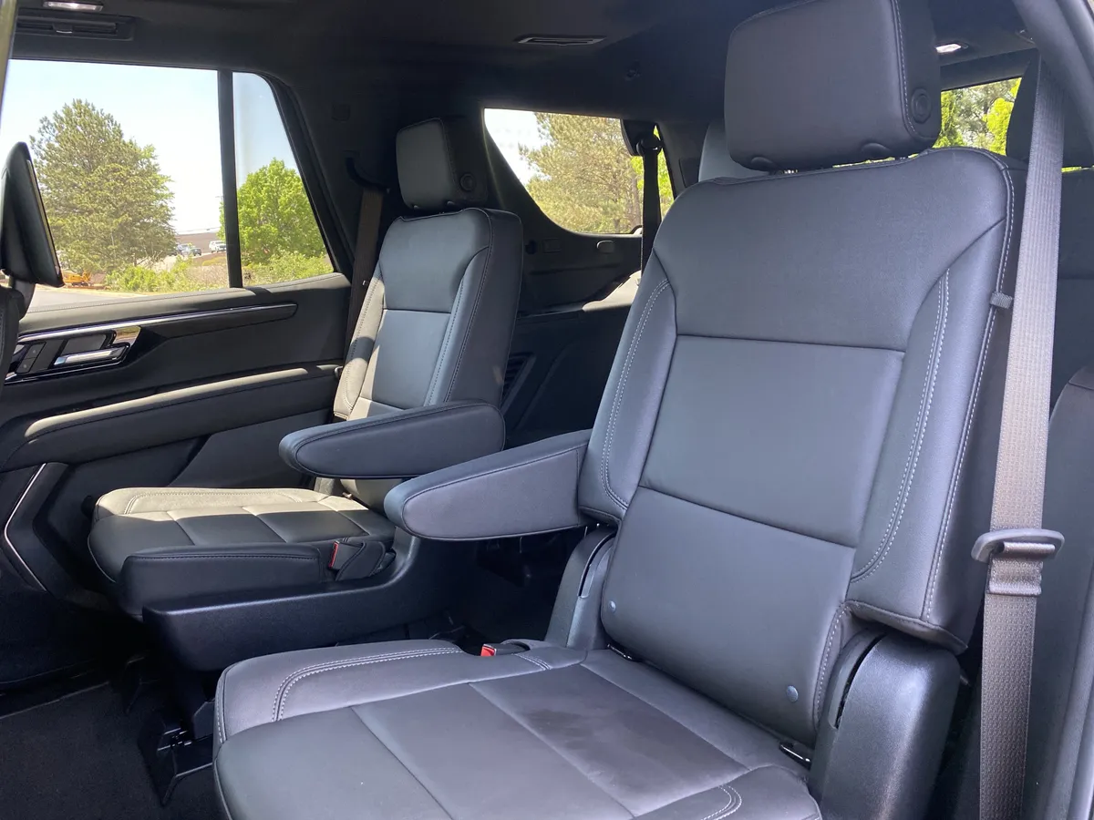 2025 Chevrolet Tahoe Z71 thumbnail 8