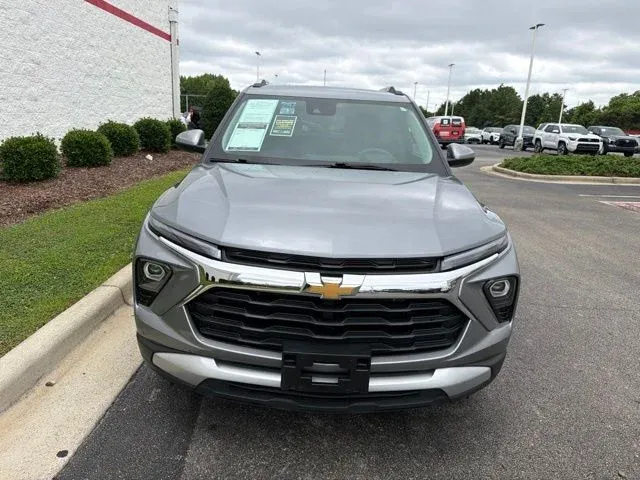 2025 Chevrolet TrailBlazer thumbnail 2