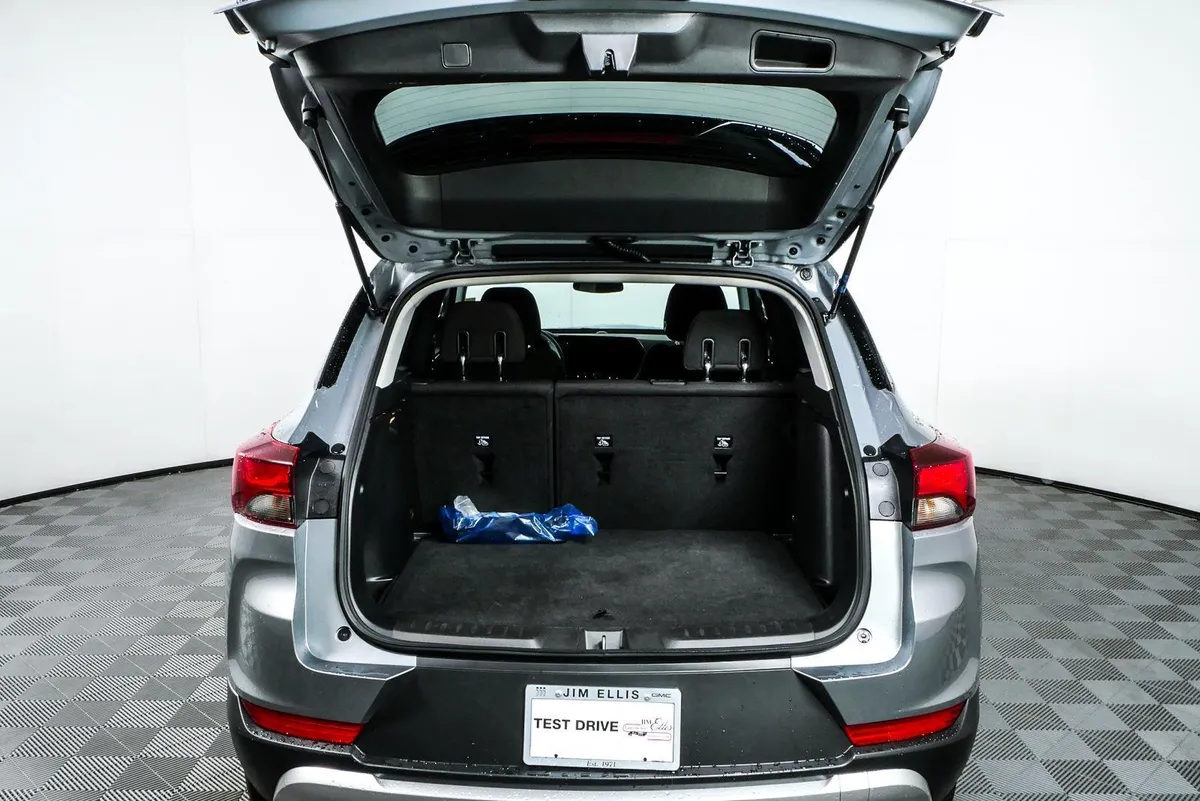 2025 Chevrolet Trailblazer LT thumbnail 28
