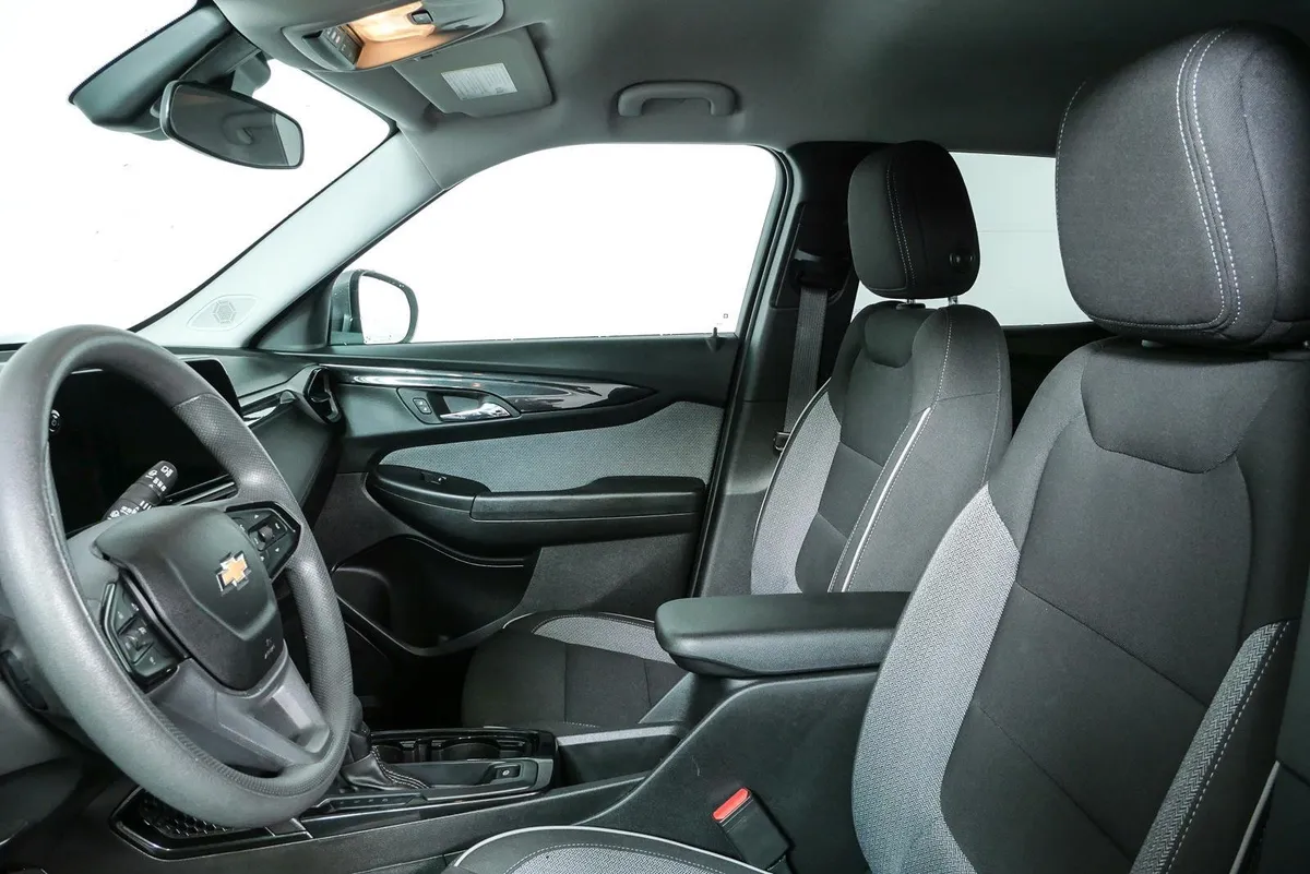 2025 Chevrolet Trailblazer LT thumbnail 5