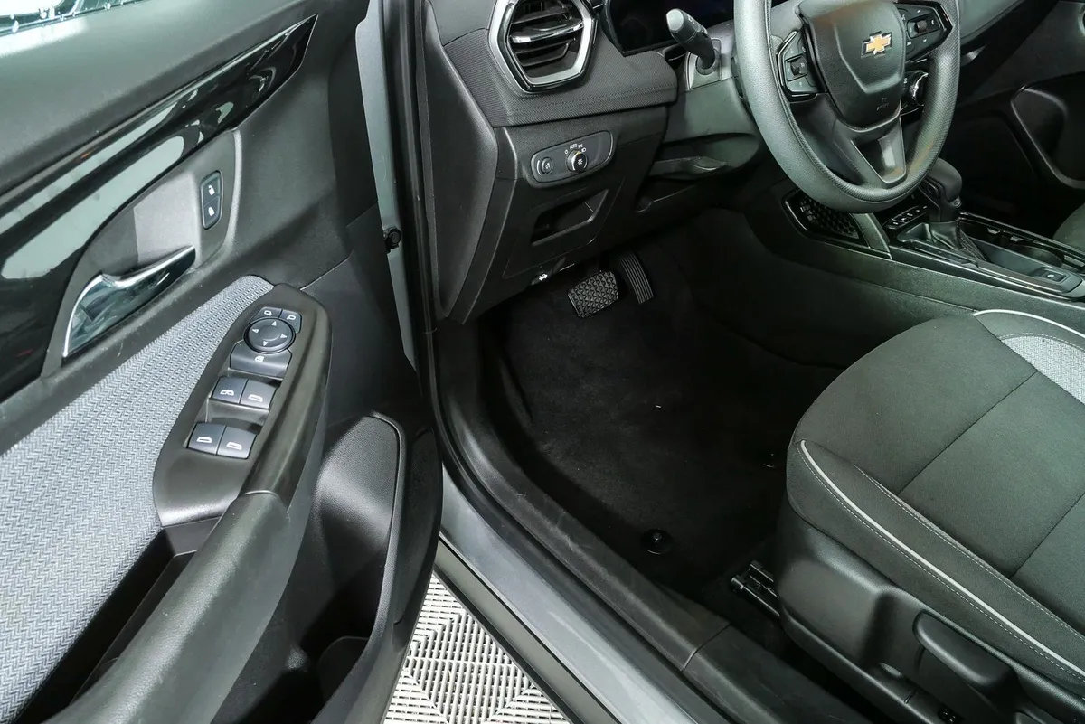 2025 Chevrolet Trailblazer LT thumbnail 7