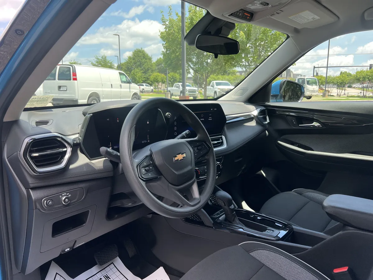 2025 Chevrolet Trailblazer LT thumbnail 16