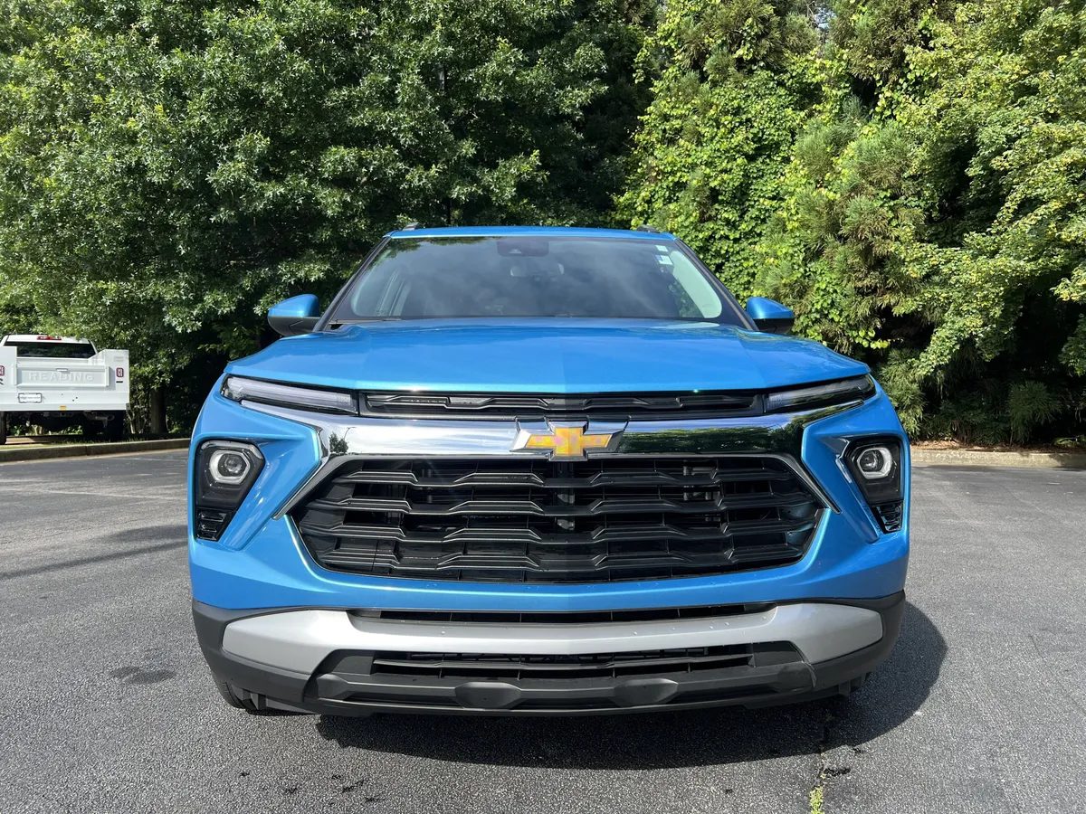 2025 Chevrolet Trailblazer LT thumbnail 2