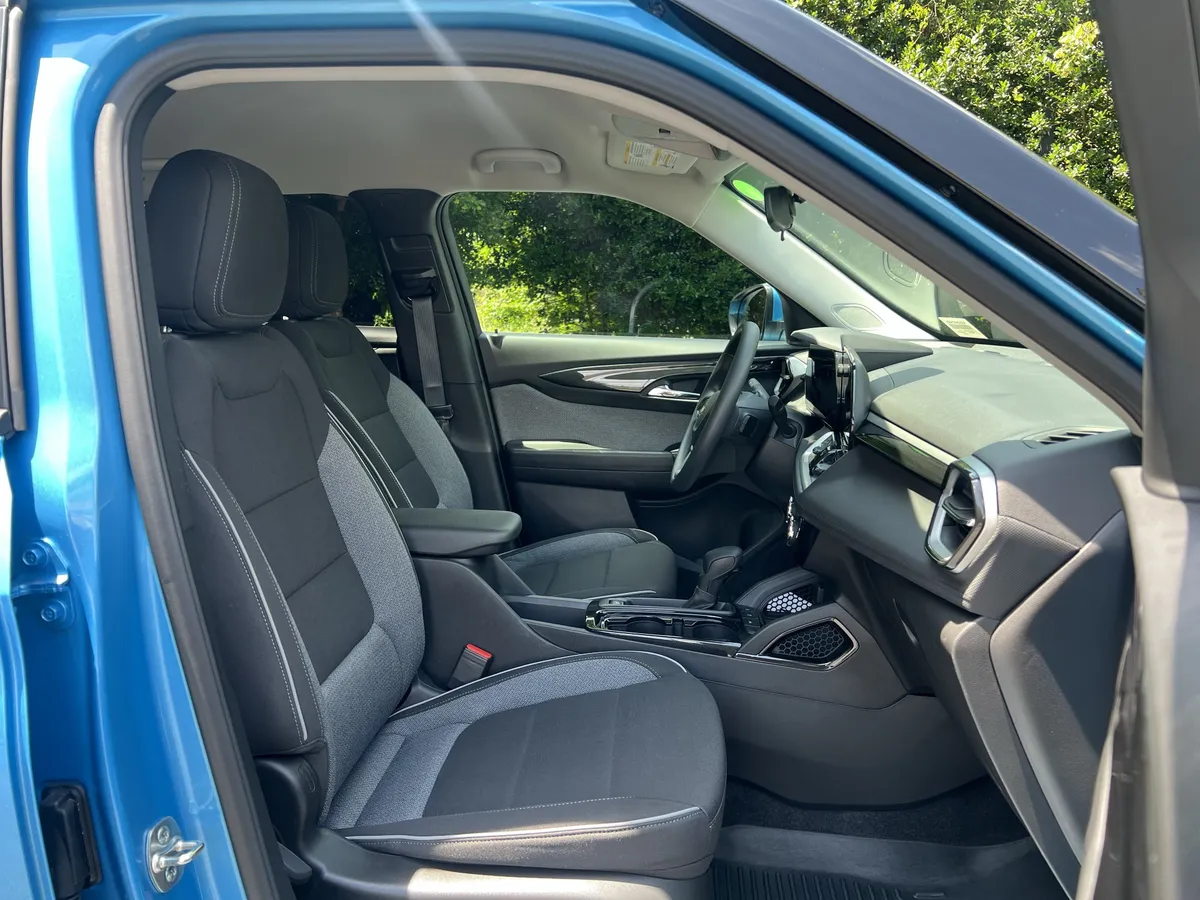 2025 Chevrolet Trailblazer LT thumbnail 32
