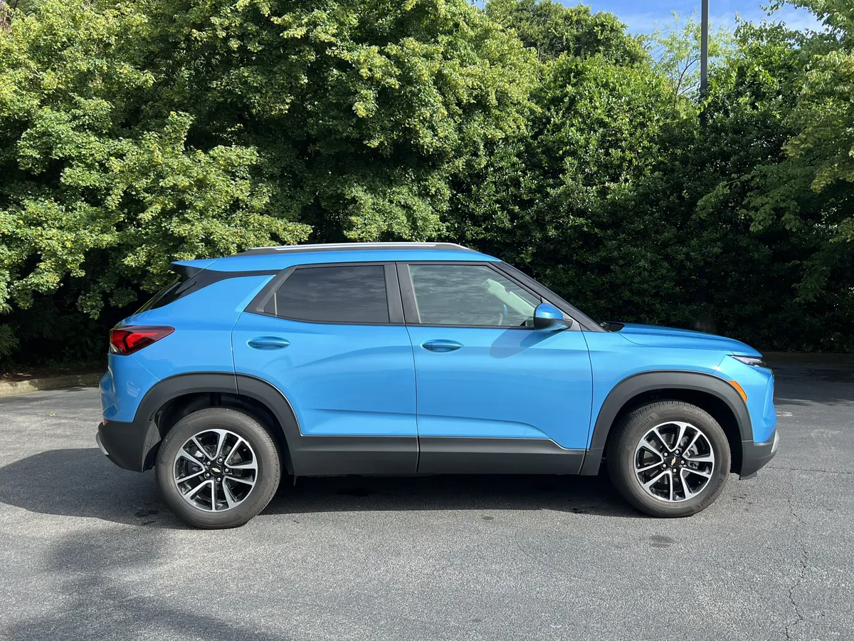 2025 Chevrolet Trailblazer LT thumbnail 9
