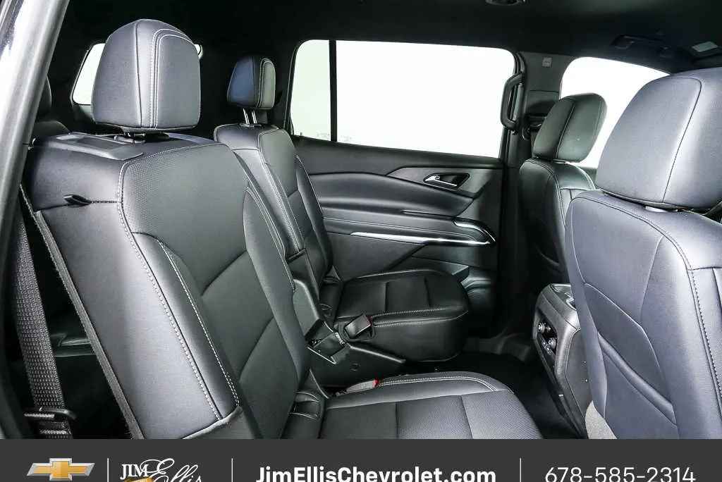 2025 Chevrolet Traverse AWD LT thumbnail 19