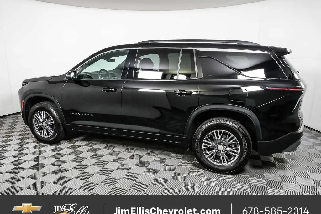 2025 Chevrolet Traverse AWD LT thumbnail 27