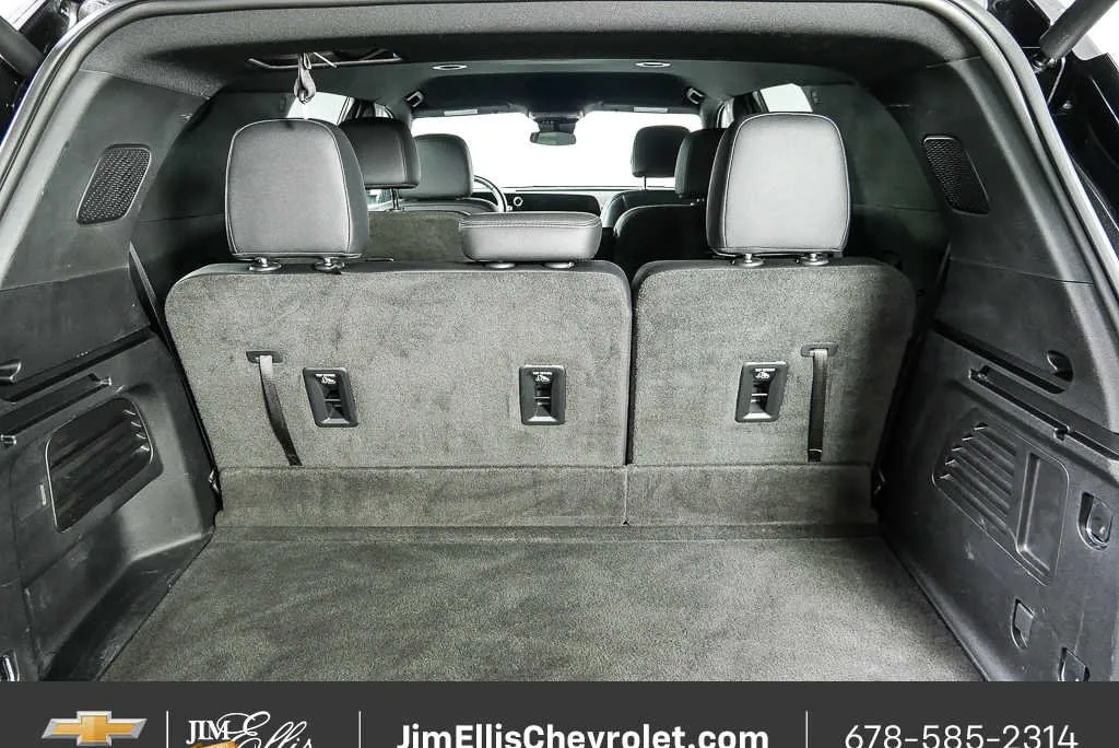 2025 Chevrolet Traverse AWD LT thumbnail 29