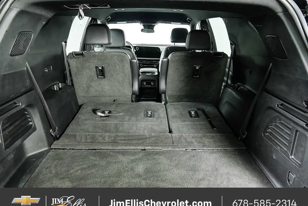 2025 Chevrolet Traverse AWD LT thumbnail 31