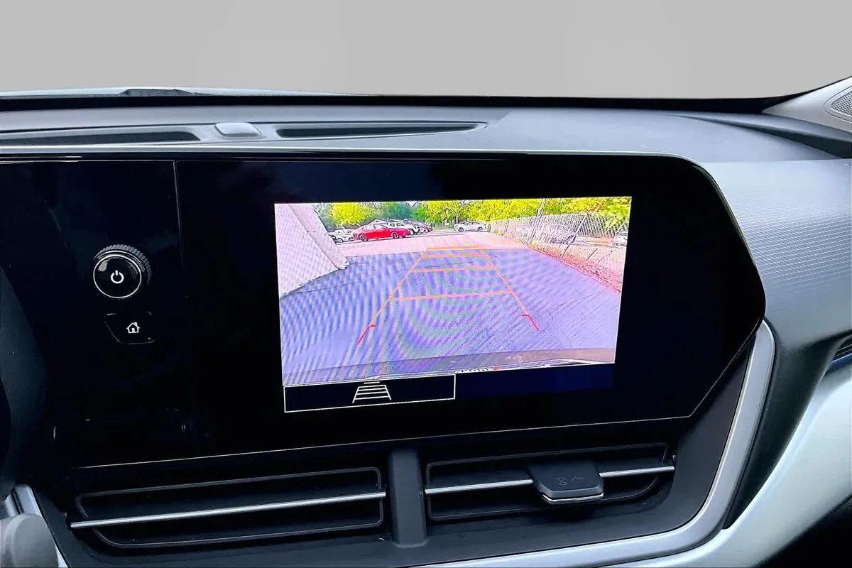 2025 Chevrolet Trax LS thumbnail 26