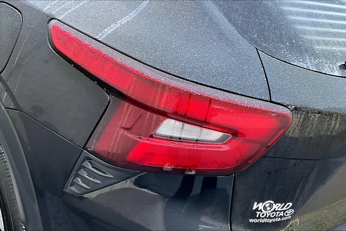 2025 Chevrolet Trax LS thumbnail 28