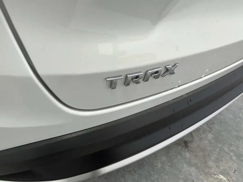 2025 Chevrolet Trax LT thumbnail 10