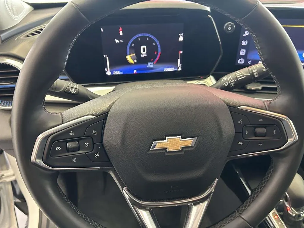 2025 Chevrolet Trax LT thumbnail 19