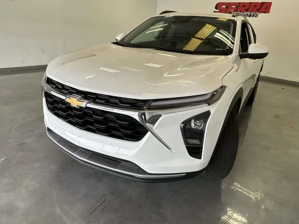 2025 Chevrolet Trax LT thumbnail 7