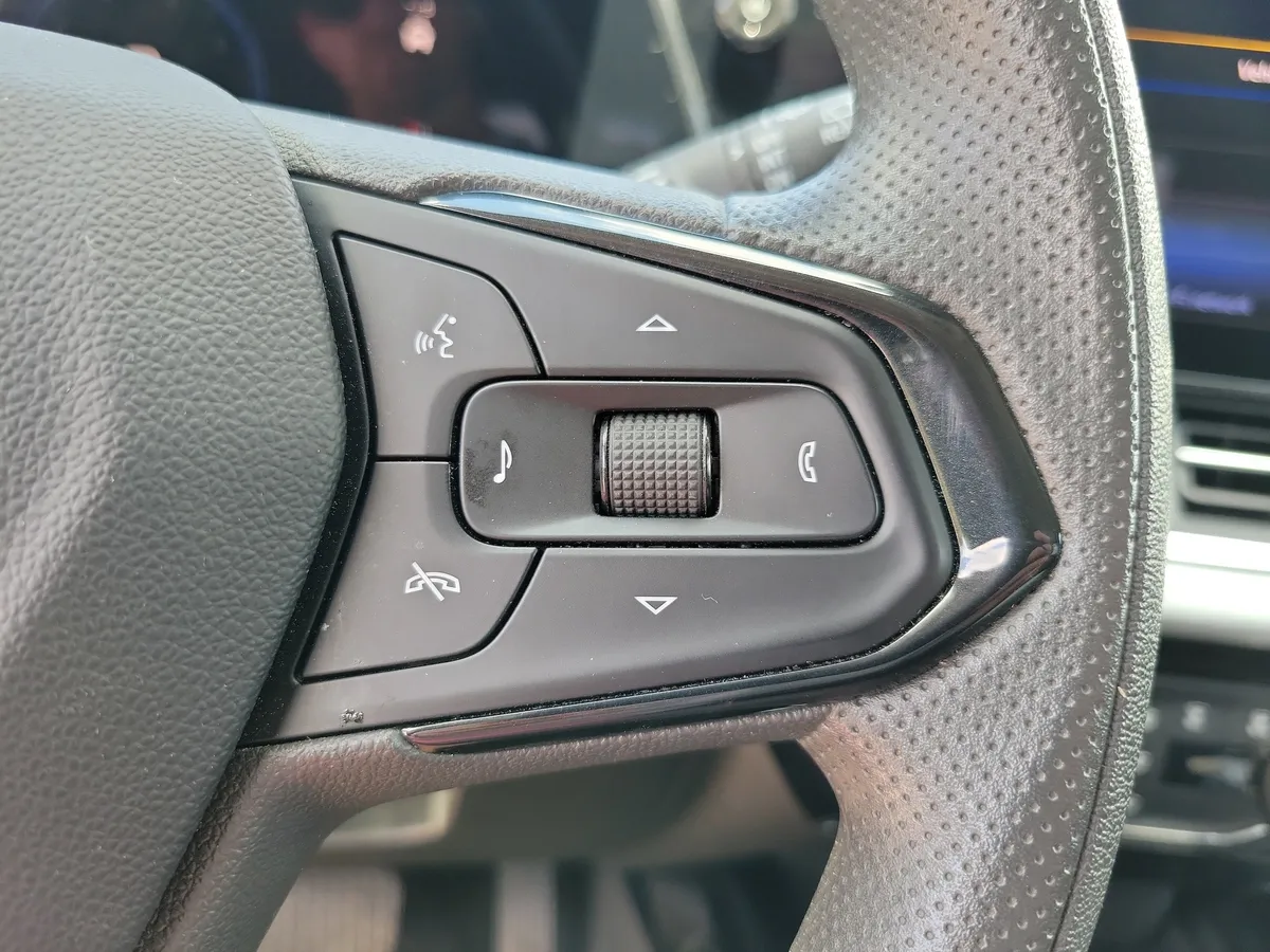 2025 Chevrolet Trax LT thumbnail 13