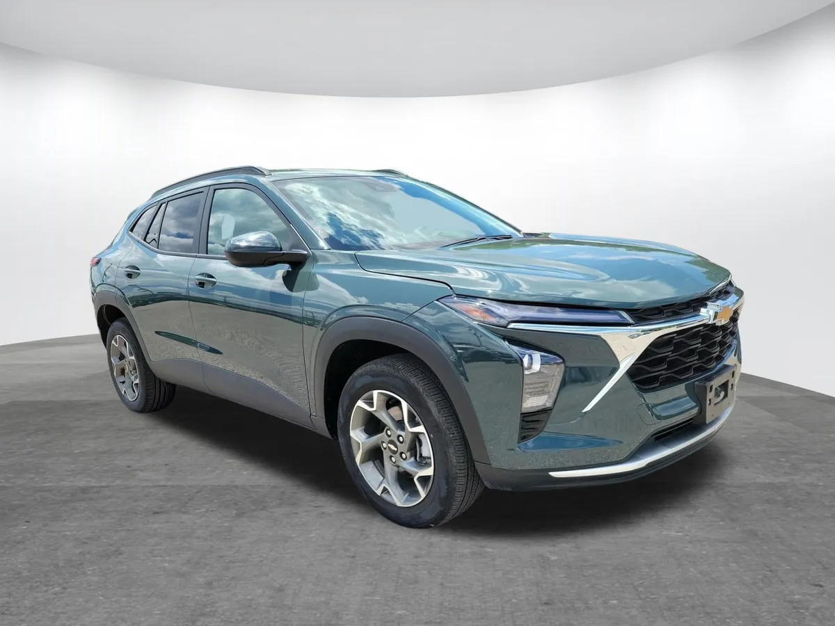 2025 Chevrolet Trax LT thumbnail 15