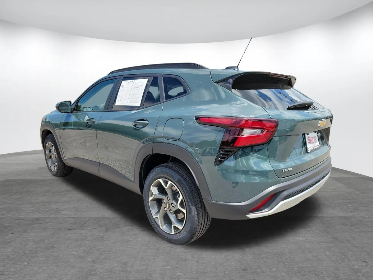 2025 Chevrolet Trax LT thumbnail 21