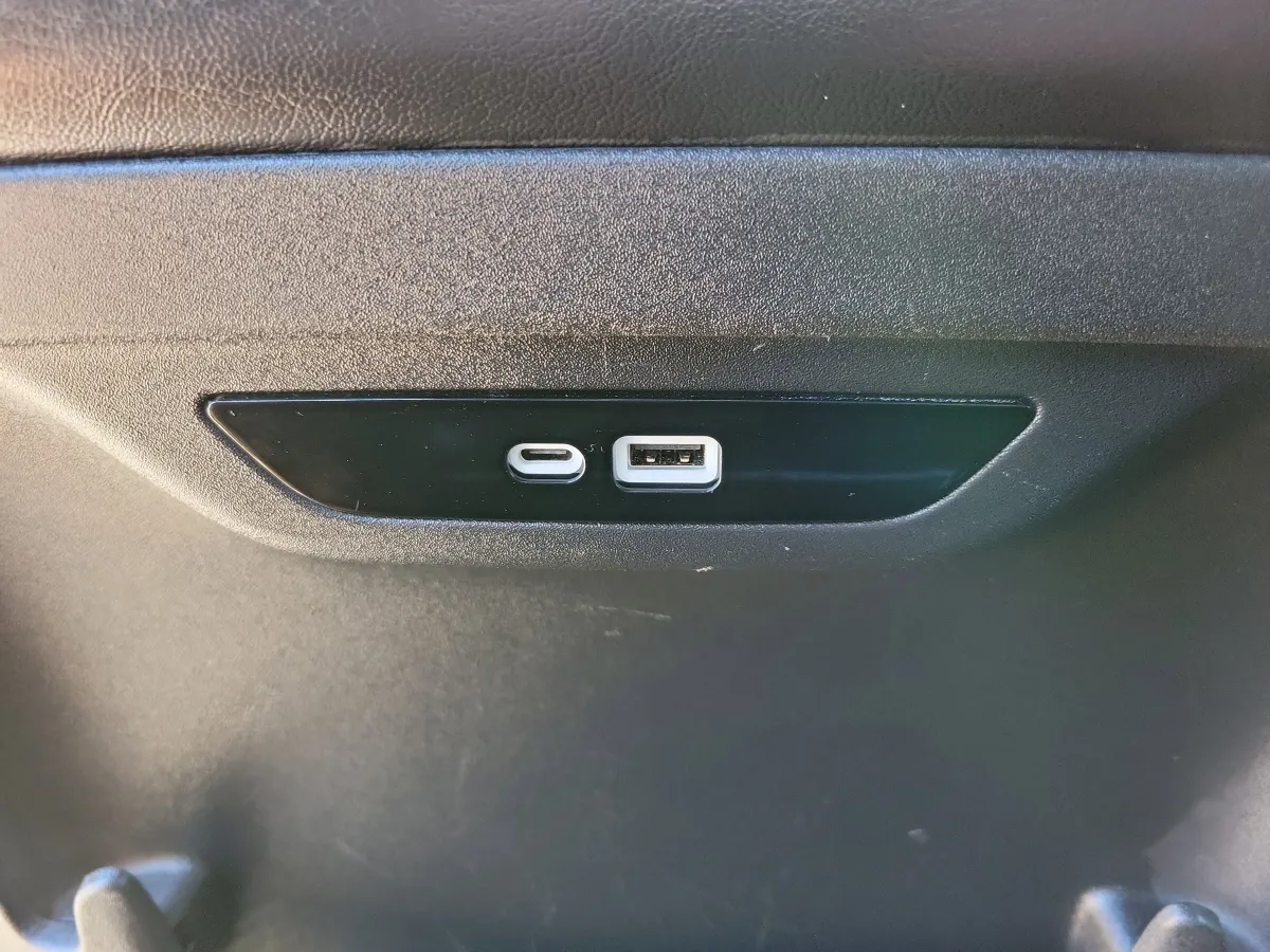 2025 Chrysler Pacifica Limited thumbnail 12