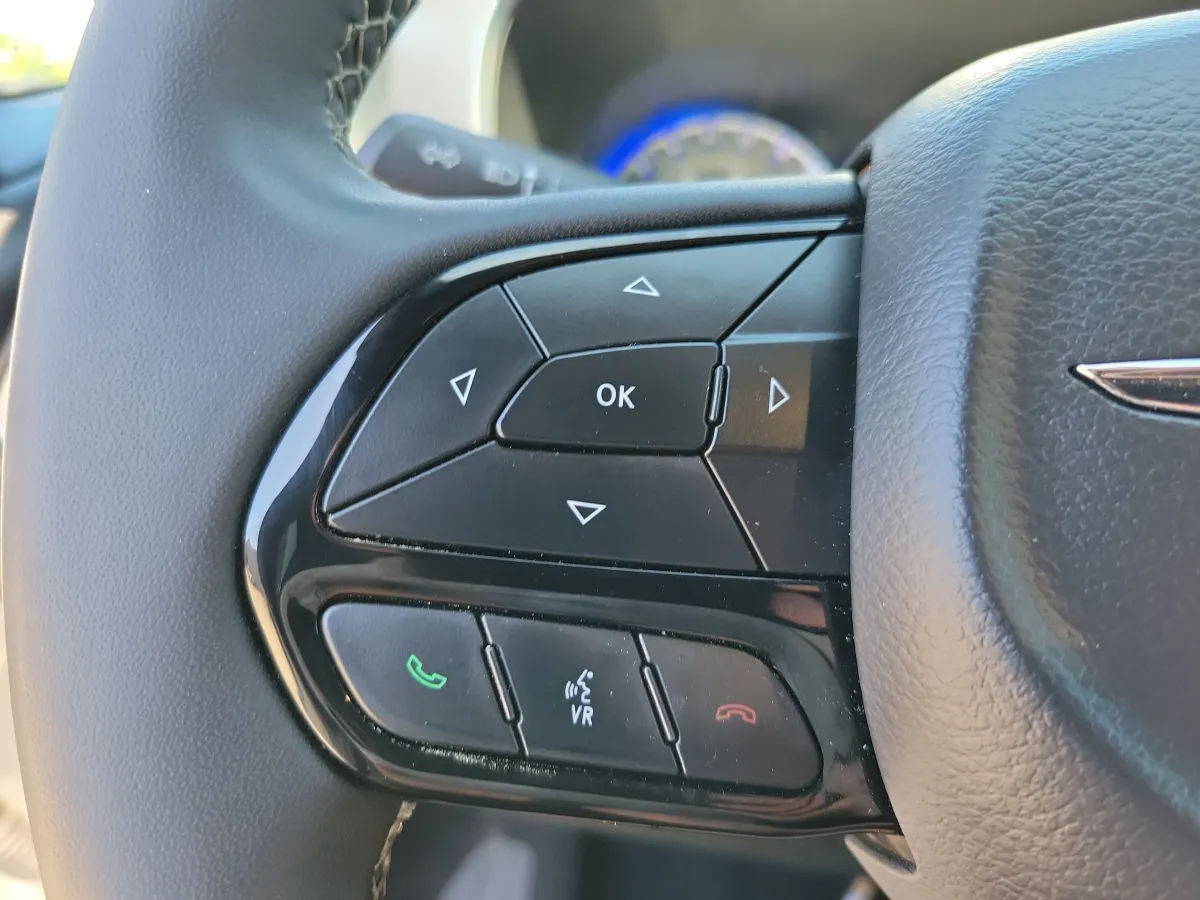 2025 Chrysler Pacifica Limited thumbnail 21